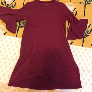 Alya burgundy dress with ruffle/flare sleeve